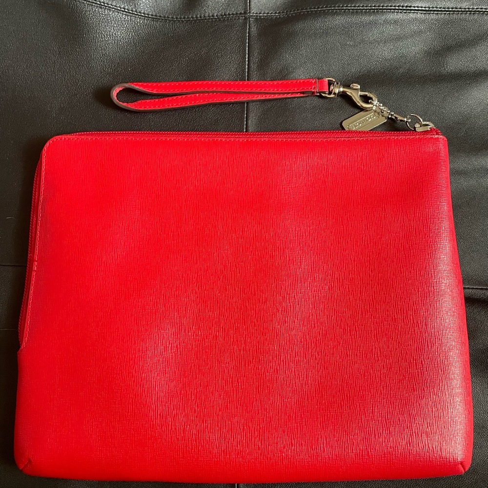 COACH - Flawless Red Leather Bag / iPad Case - Picture 4 of 10